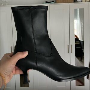 Dolce Vita Arya Black Ankle Boots